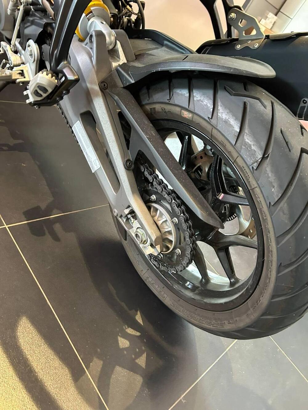 Ducati Scrambler 800 Icon Dark (2025 - 26) (10)