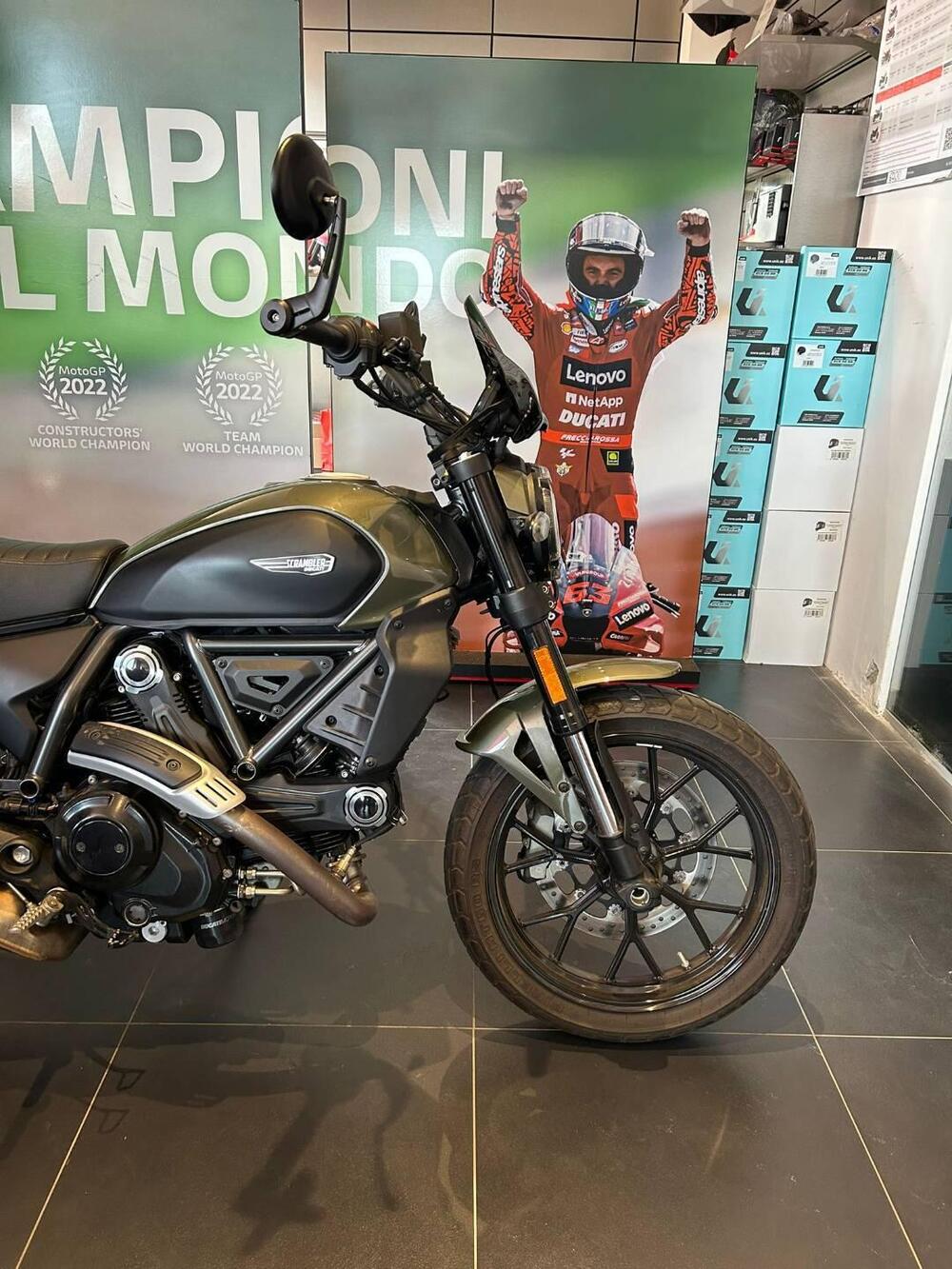 Ducati Scrambler 800 Icon Dark (2025 - 26) (4)