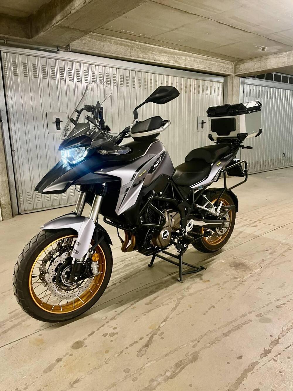 QJ Motor SRT 700 X (2024 - 25)