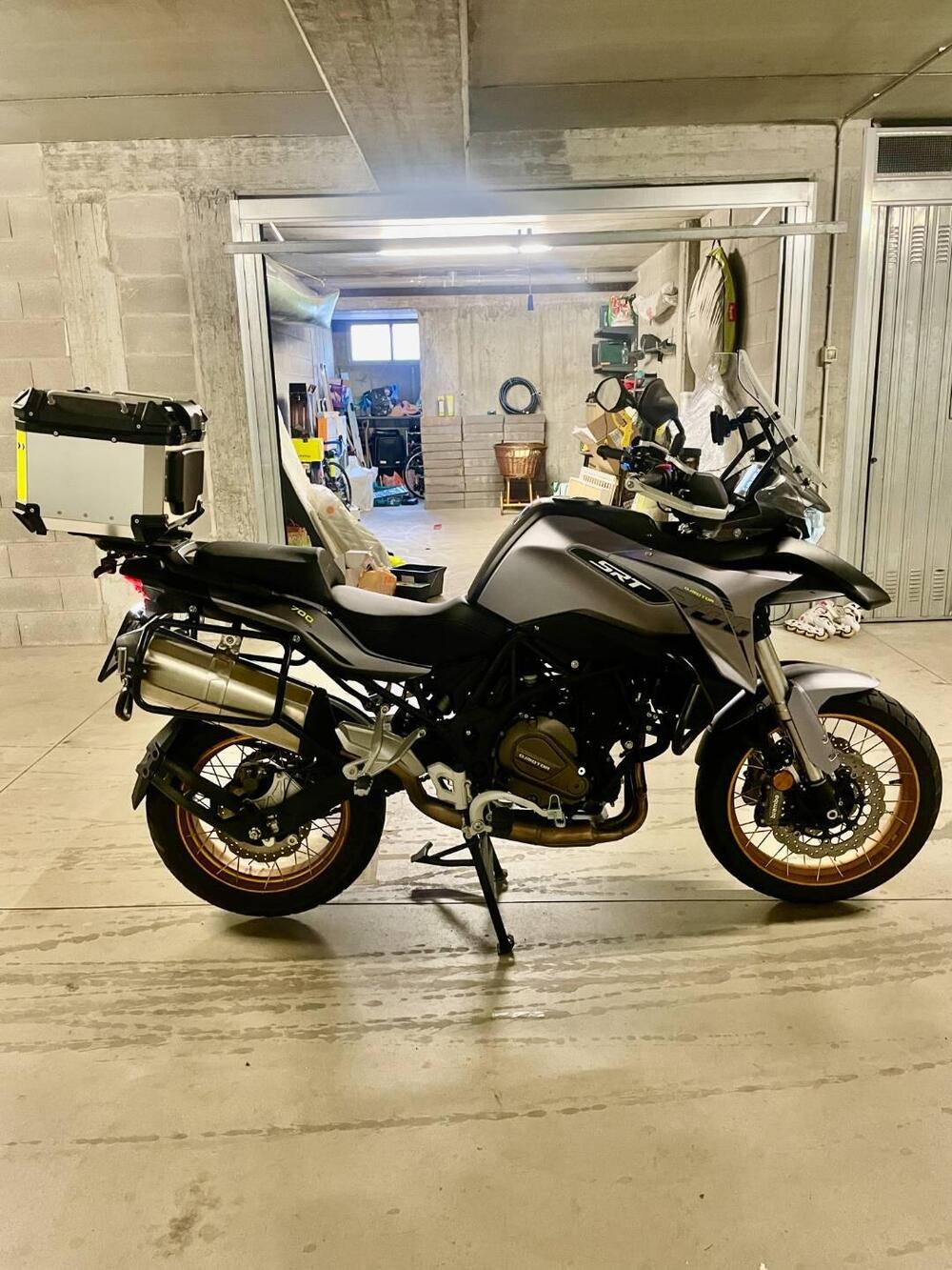 QJ Motor SRT 700 X (2024 - 25) (3)