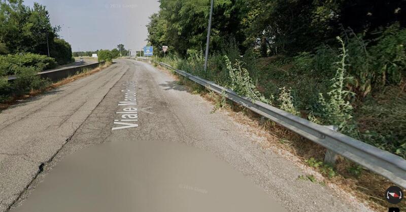 Buche in strada? Questo comune ha vietato il transito a moto e scooter perch&eacute; non ha i soldi per ripararle