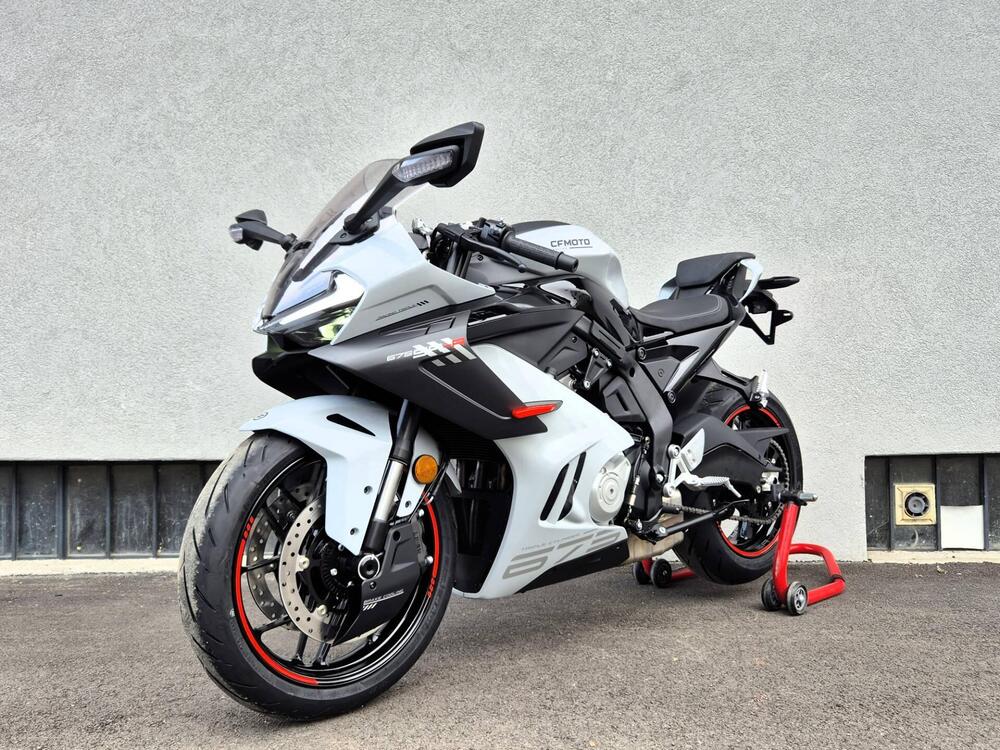 CFMOTO 675SR-R (2025 - 26) (4)