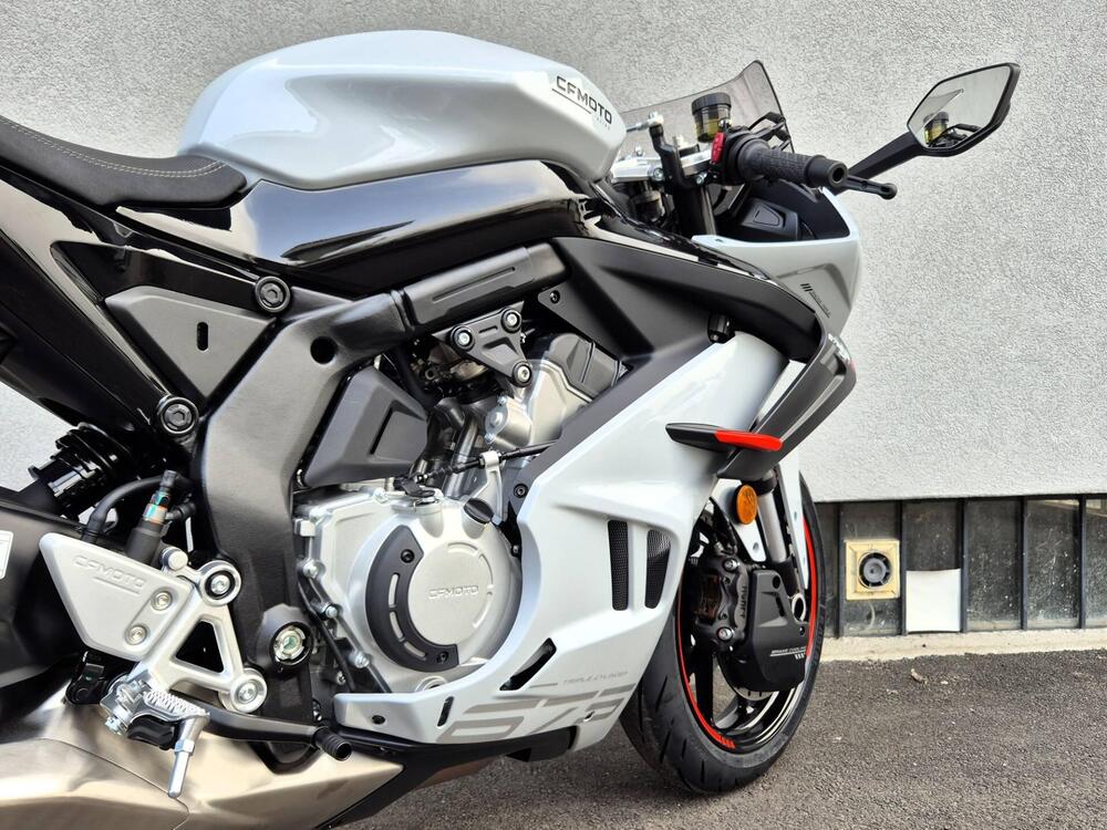 CFMOTO 675SR-R (2025 - 26) (9)
