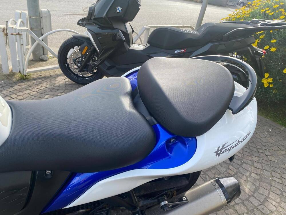 Suzuki GSX 1300 R Hayabusa (2021 - 24) (10)