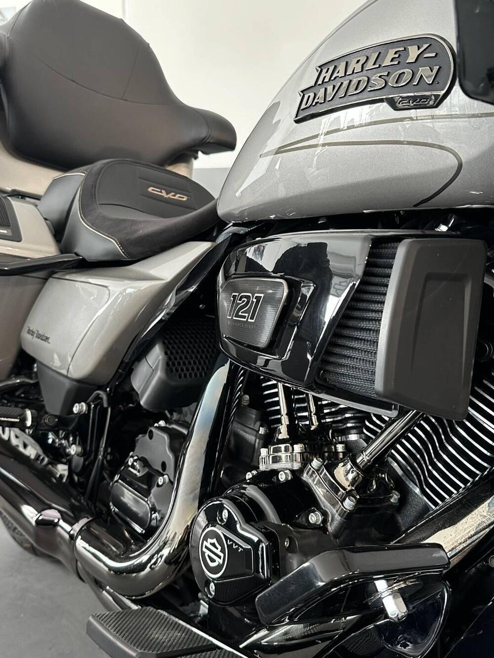 Harley-Davidson CVO Road Glide (2023) (13)