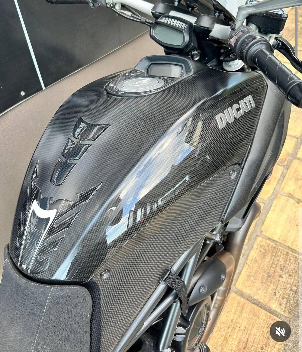 Ducati Diavel 1200 Carbon (2014 - 16) (2)
