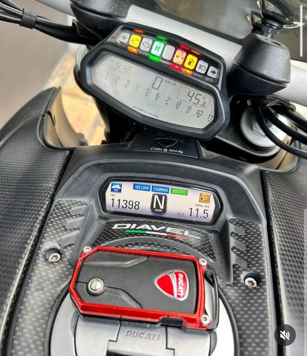 Ducati Diavel 1200 Carbon (2014 - 16) (3)