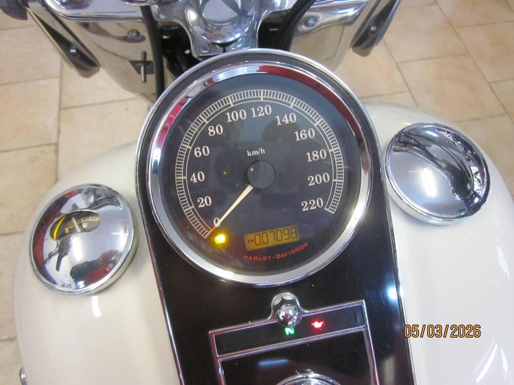 Harley-Davidson 1585 Softail Deluxe (2011) - FLSTN (7)