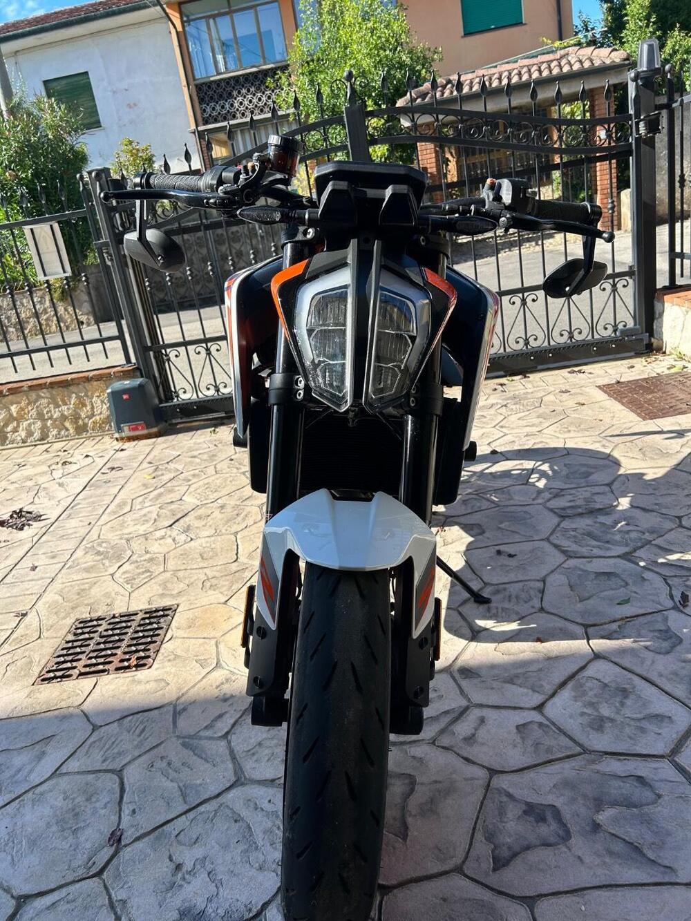 KTM 890 Duke R (2020) (2)