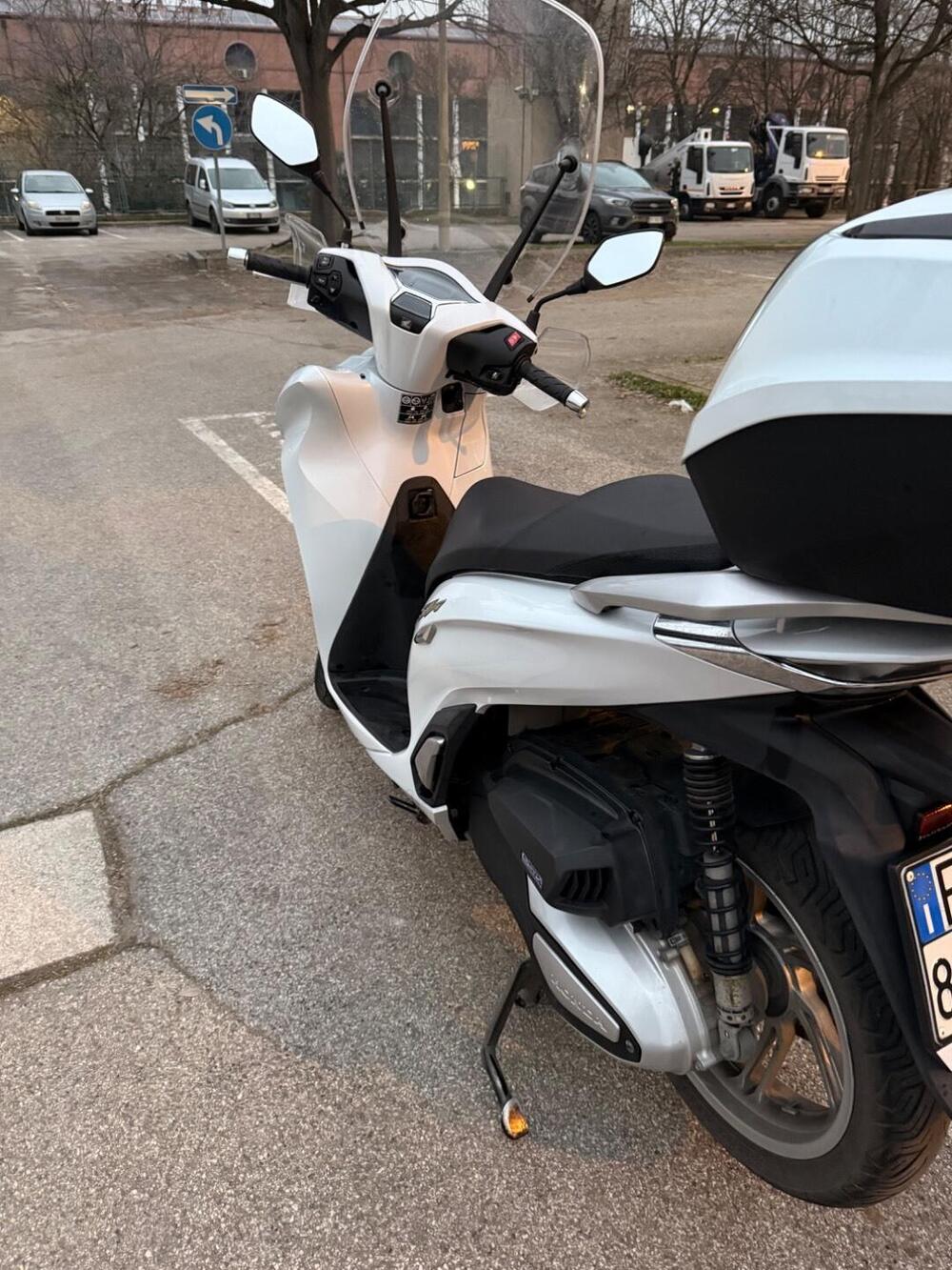 Honda SH 350 (2021 - 24) (2)