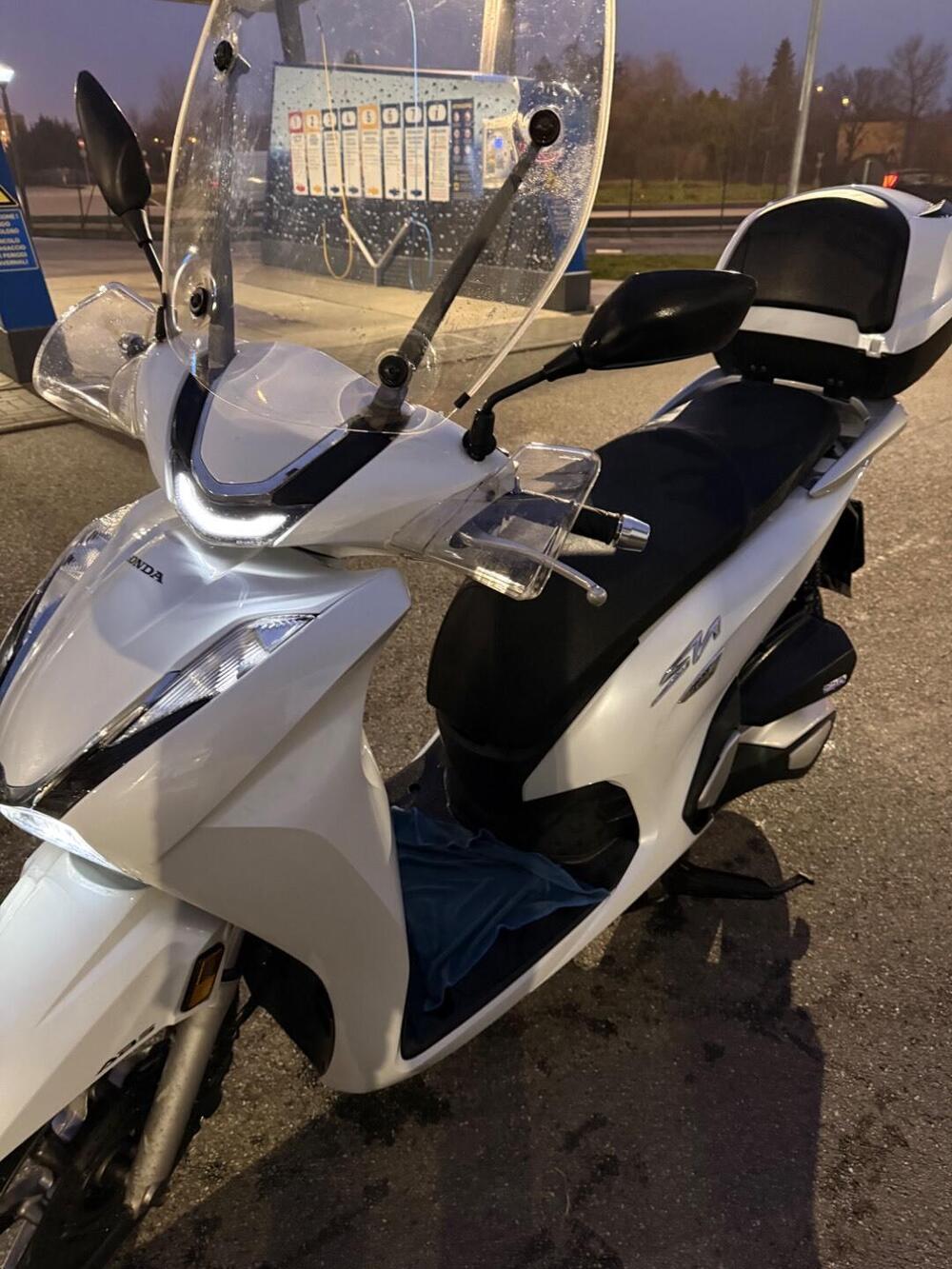 Honda SH 350 (2021 - 24) (3)