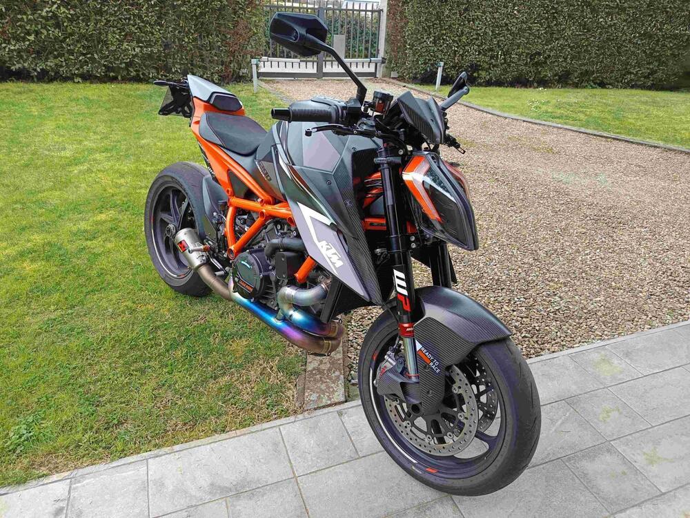 KTM 1290 Super Duke RR (2023) (2)
