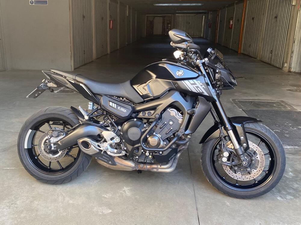 Yamaha MT-09 (2017 - 20) (2)