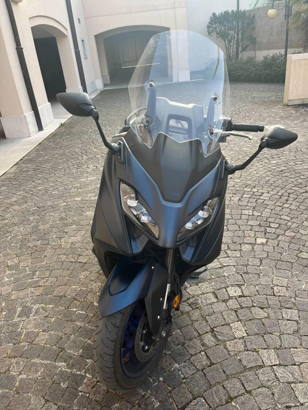 Yamaha T-Max 560 (2022 - 24) (5)