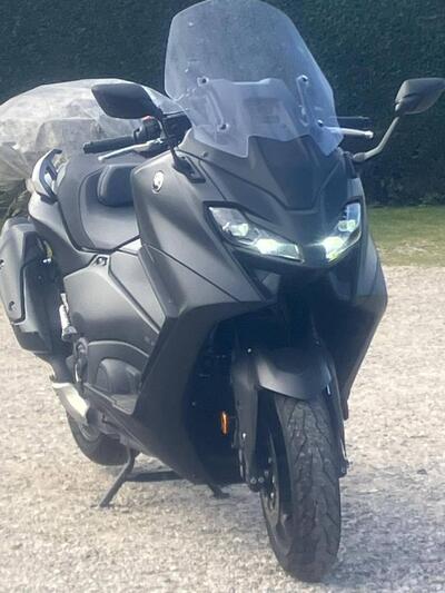 Yamaha T-Max 560 (2022 - 24) usata