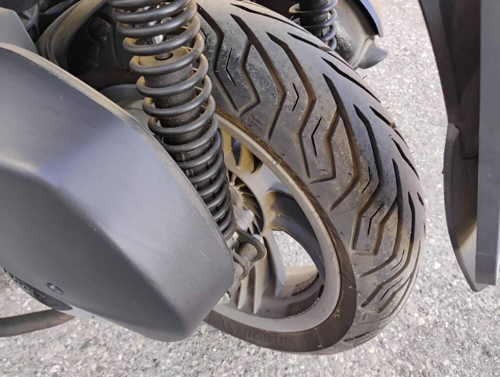 Piaggio Mp3 300 ie Yourban ERL (2011 - 17) (3)