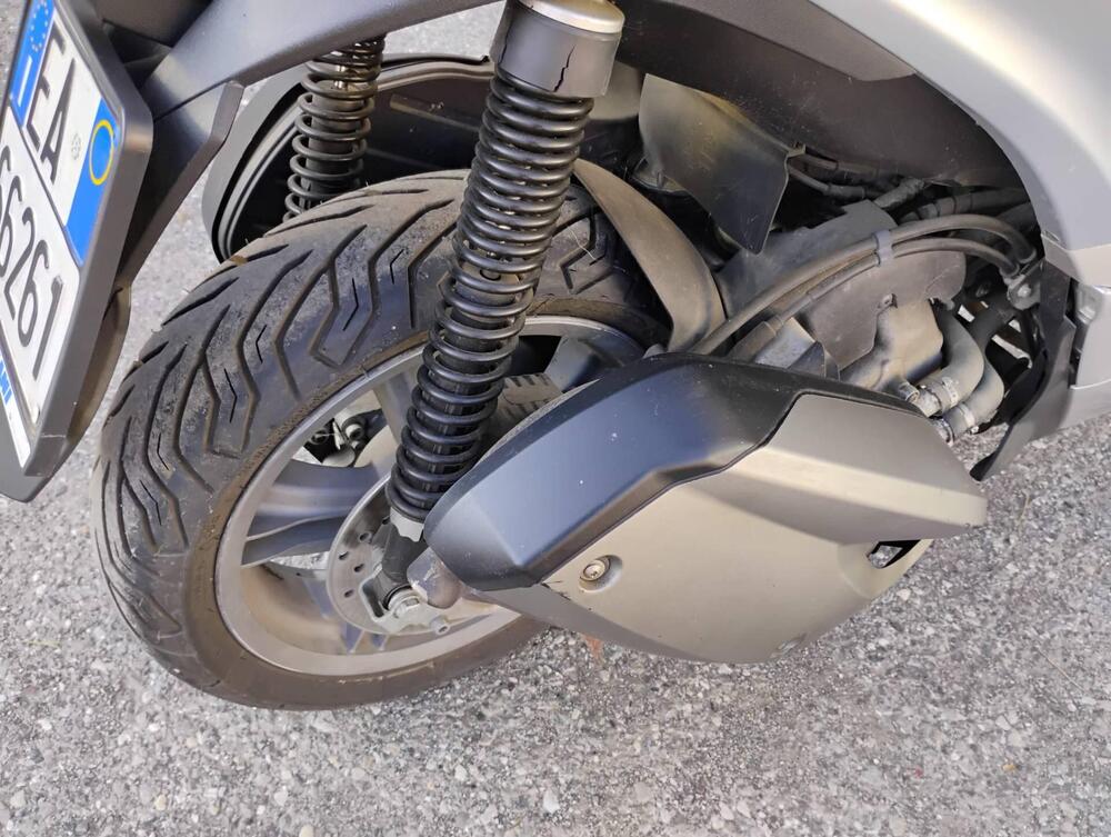 Piaggio Mp3 300 ie Yourban ERL (2011 - 17) (7)