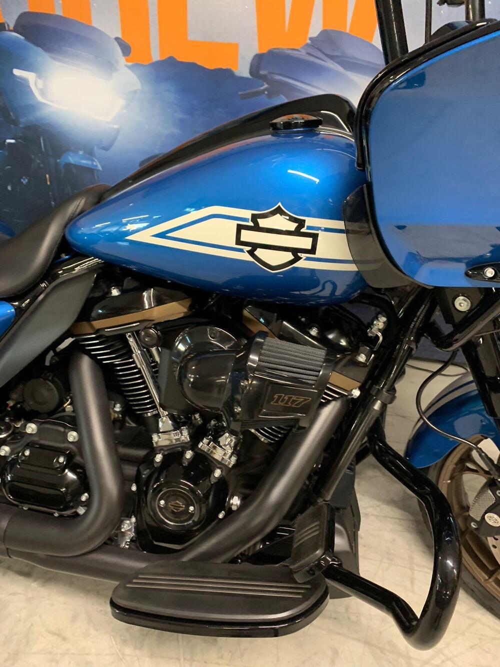 Harley-Davidson Road Glide ST Fast Johnnie Enthusiast (2023) (4)