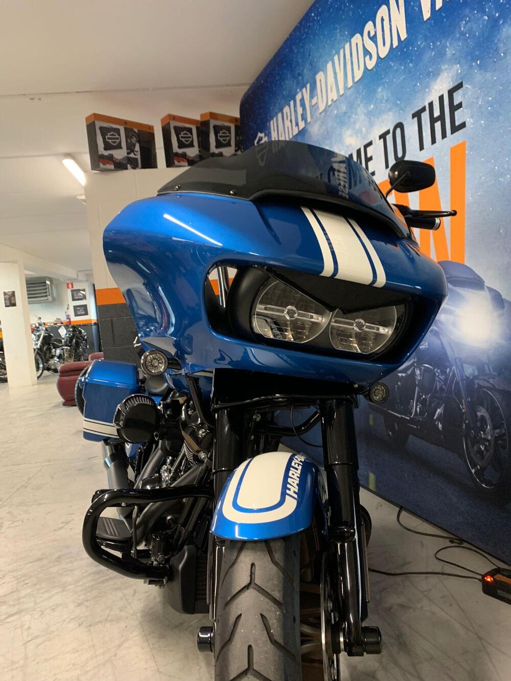 Harley-Davidson Road Glide ST Fast Johnnie Enthusiast (2023) (3)