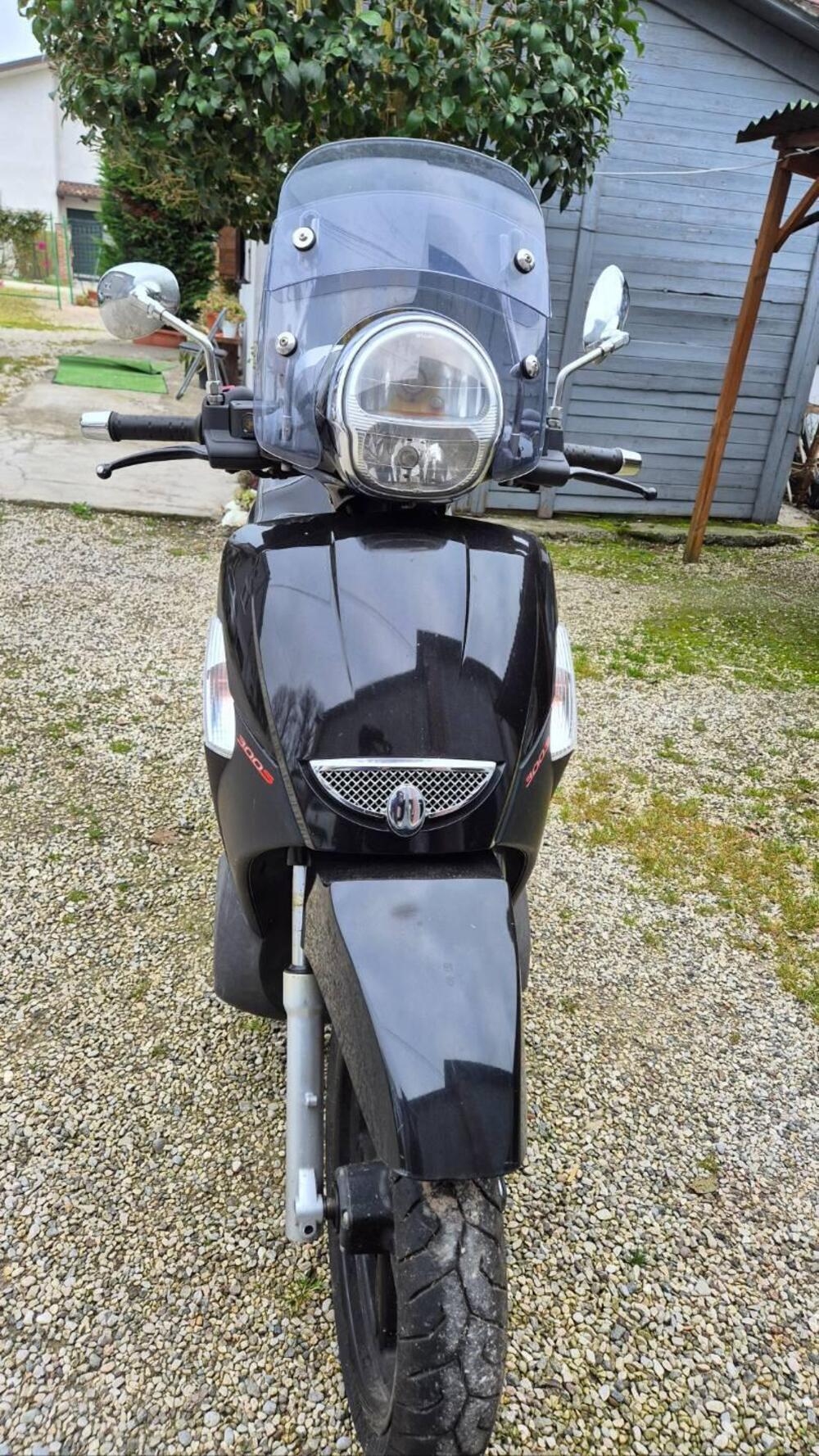 Aprilia Scarabeo 300 Special (2009 - 13) (2)