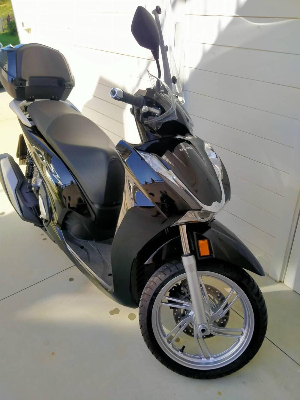 Honda SH 350 (2021 - 24) (3)