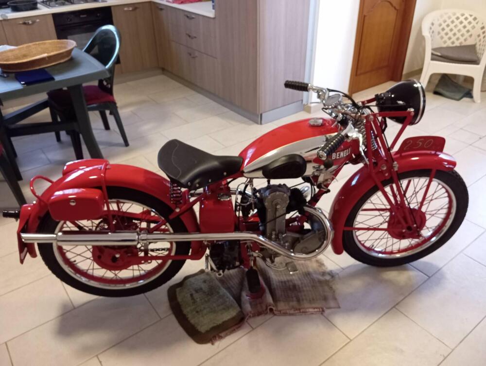Benelli 220 sport 1935 (3)