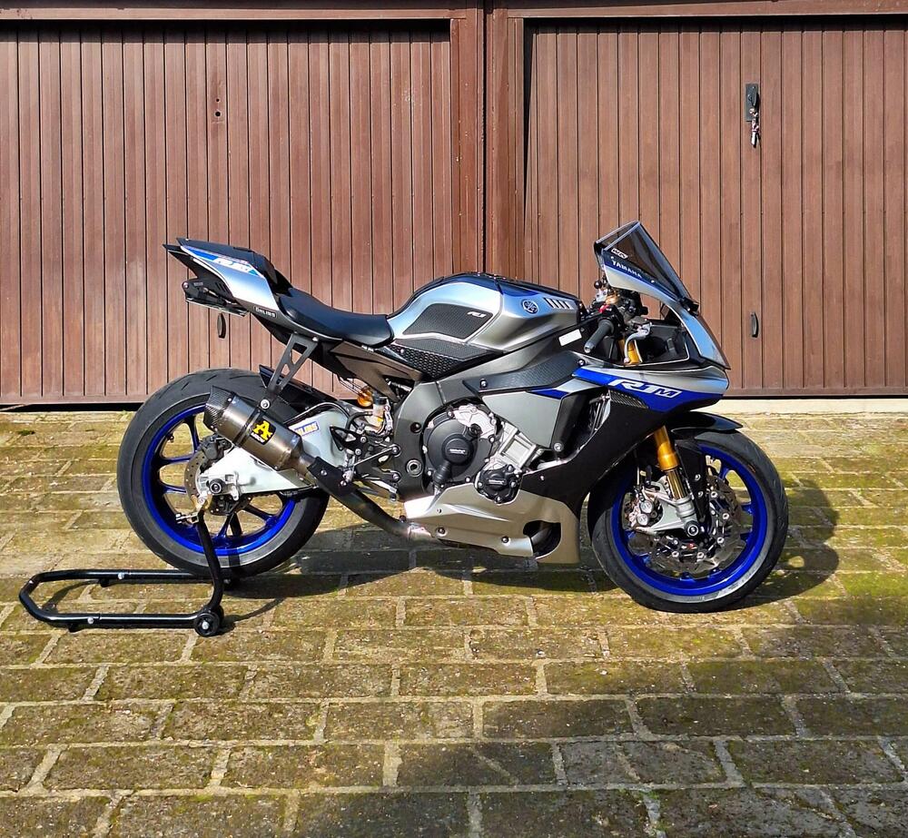Yamaha YZF R1 M (2015 - 16) (2)