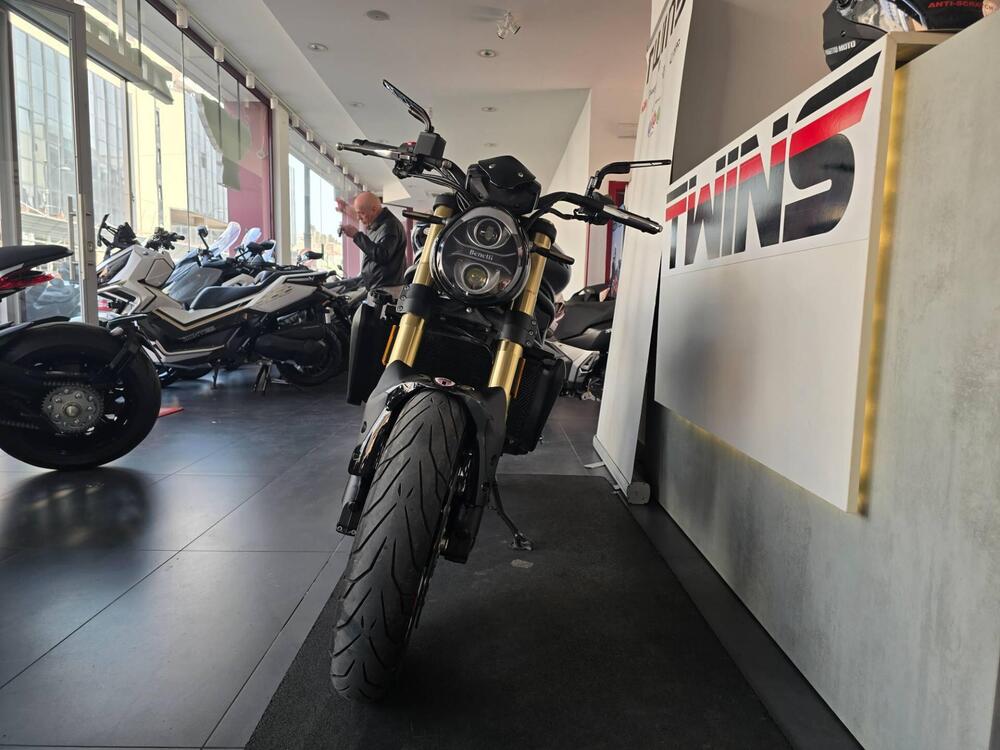 Benelli 752 S (2022 - 25) (3)