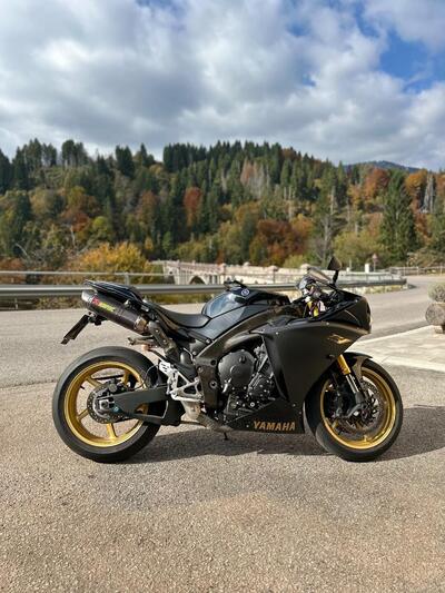 Yamaha YZF R1 (2009 - 11) usata