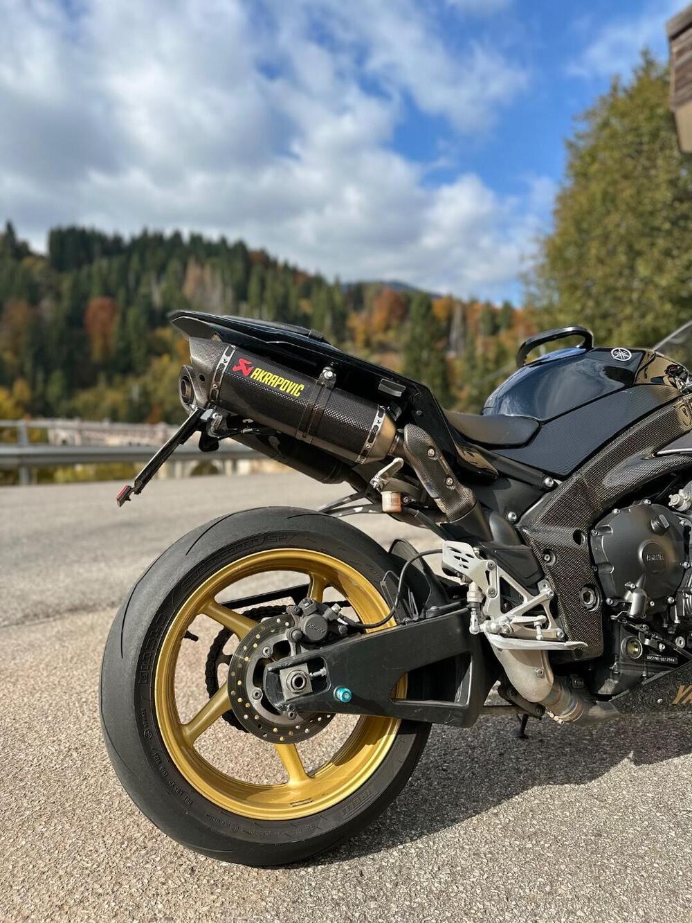 Yamaha YZF R1 (2009 - 11) (3)