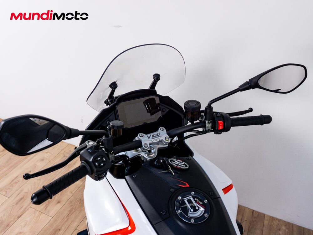 Moto Guzzi V100 Mandello (2022 - 24) (11)