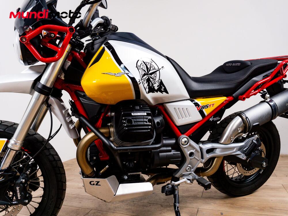 Moto Guzzi V85 TT Evocative Graphics (2021 - 23) (9)