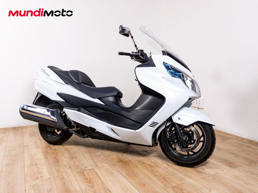 Suzuki Burgman 400 (2022 - 24) (2)