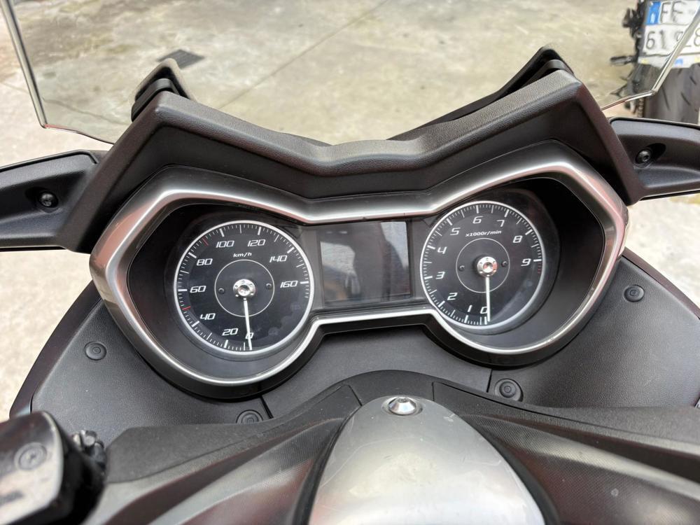 Yamaha X-Max 300 Tech Max (2021 - 24) (9)