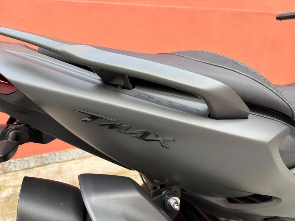 Yamaha T-Max 560 Tech Max (2020) (8)