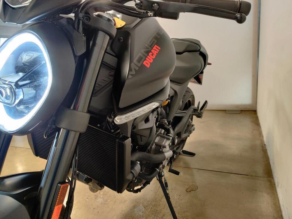 Ducati Monster 937 + (2021 - 25) (3)