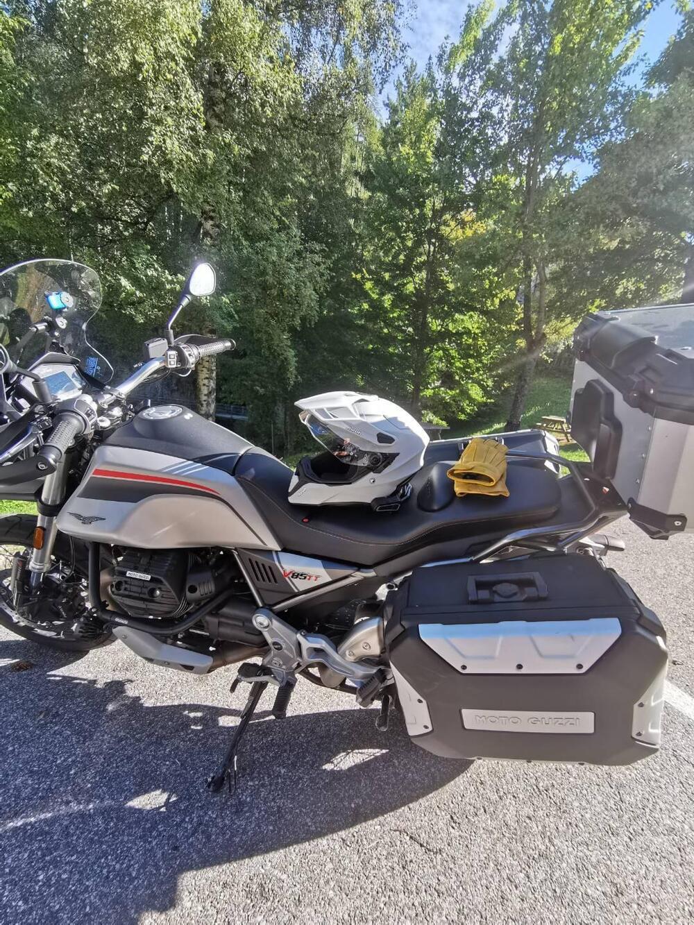 Moto Guzzi V85 TT Travel (2021 - 23) (5)