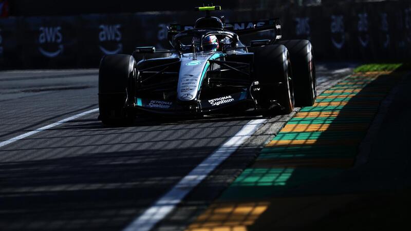 F1. La Mercedes scopre finalmente le carte nel venerd&igrave; di Melbourne, ma la Ferrari c'&egrave;. Disastro Aston Martin