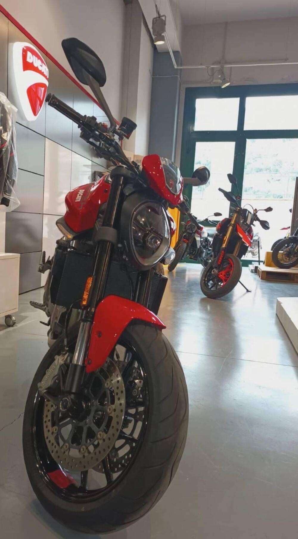 Ducati Monster 937 + (2021 - 25) (8)