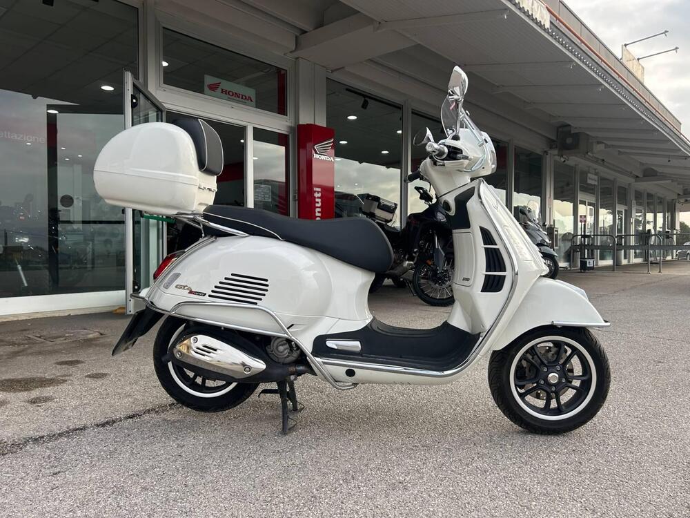 Vespa GTS 300 (2023 - 24) (4)