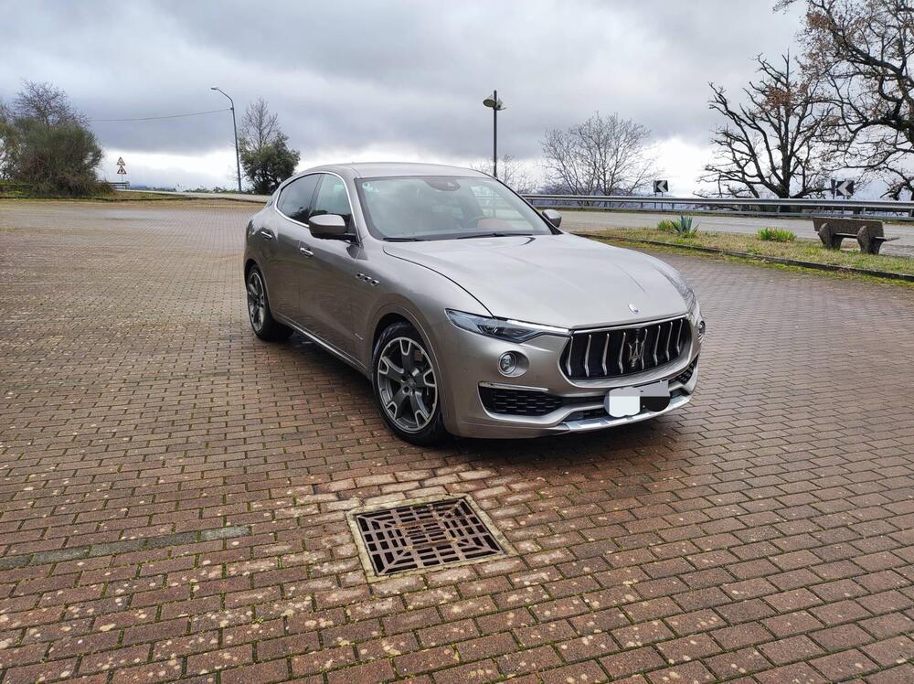 Maserati Levante usata a Salerno