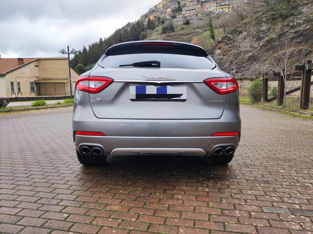 Maserati Levante usata a Salerno (3)