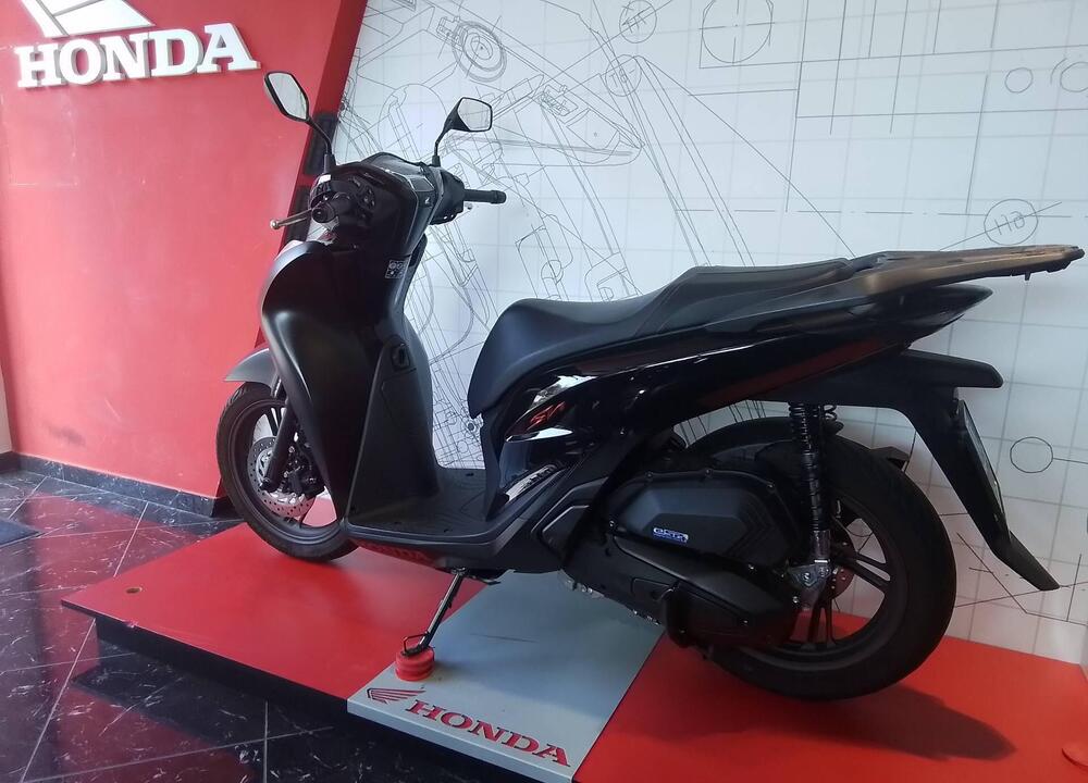 Honda SH 125i (2024 - 25) (2)