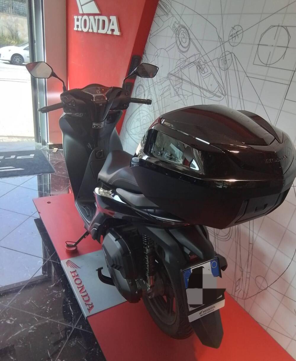 Honda SH 150i (2024 - 25) (7)