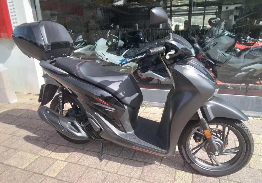 Honda SH 150i (2024 - 25) (12)