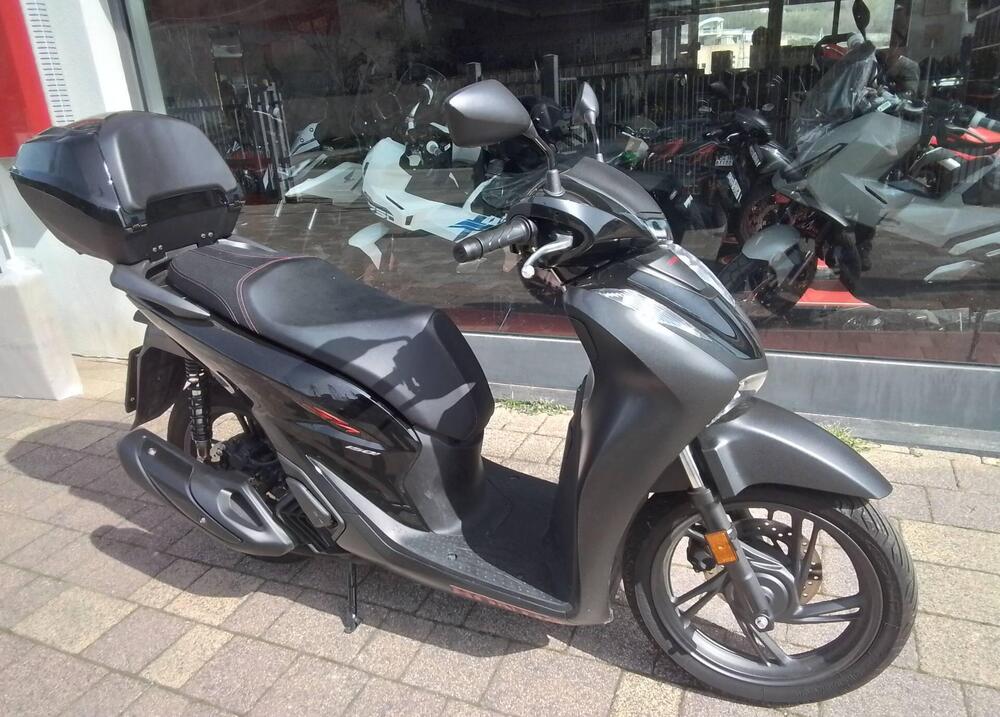 Honda SH 150i (2024 - 25) (18)