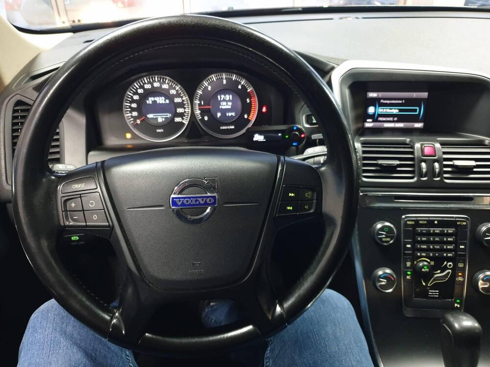 Volvo XC60 usata a Torino (8)