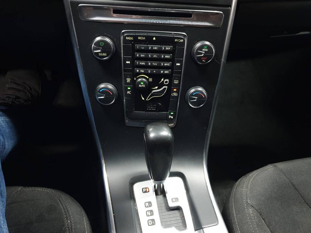 Volvo XC60 usata a Torino (10)