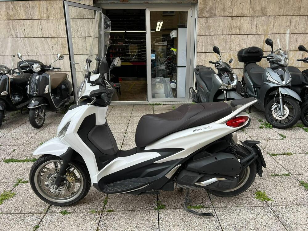 Piaggio Beverly 300 ABS-ASR (2021 - 25)