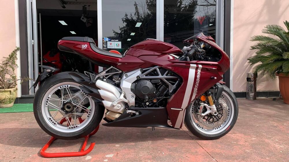 MV Agusta Superveloce 800 98 (2023 - 26) (2)